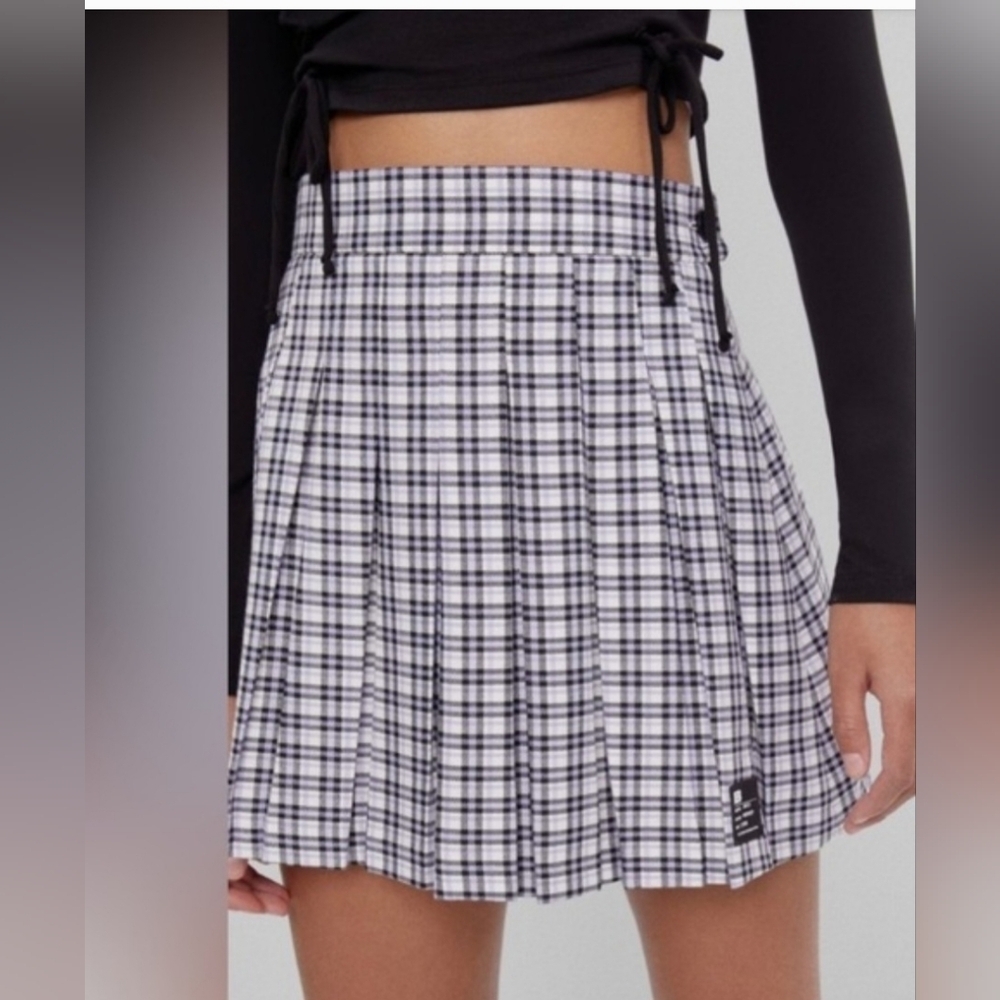 Bershka Plaid A-Line Mini Skirt Pleated Preppy Academia Granola Festival Party - Picture 2 of 10